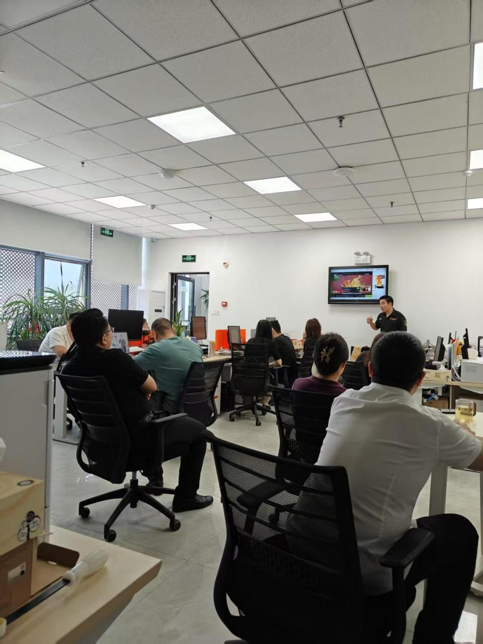 平安产险滨州中支惠民支公司组织员工开展消防安全知识宣讲活动