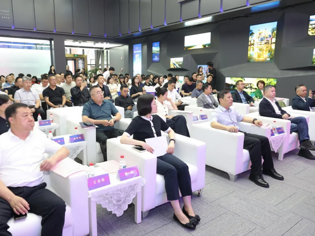 2025全国商业市场与消费新趋势解读暨绿地国金天地品牌联盟大会圆满落幕