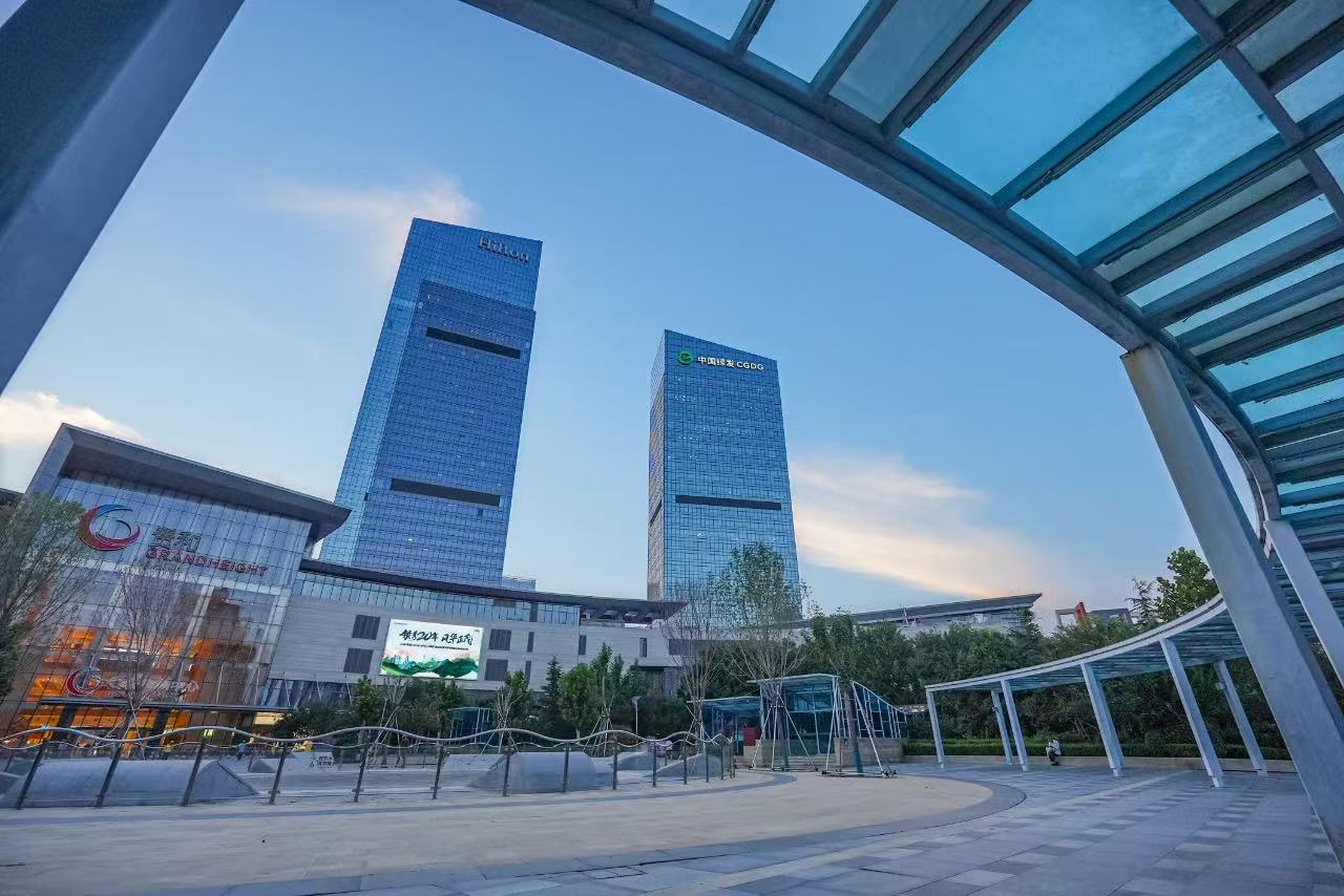 创纪录发行！中金中国绿发商业REIT成功上市，央企资本化路径树立商业地产新标杆