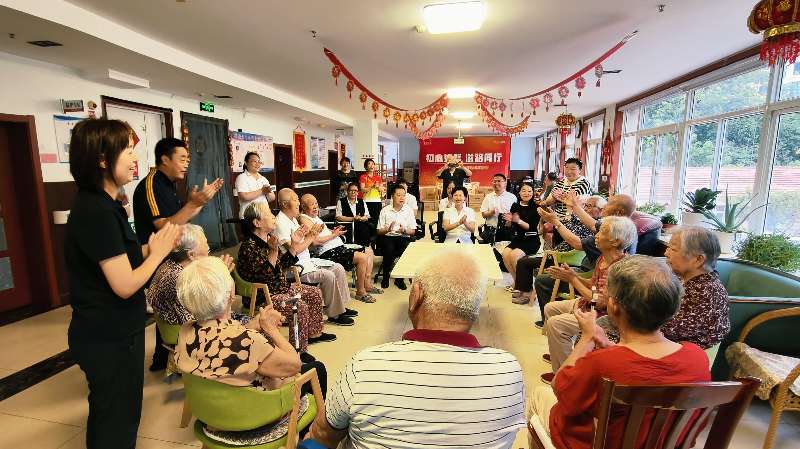 泰康人寿烟台中支党支部开展溢彩公益活动