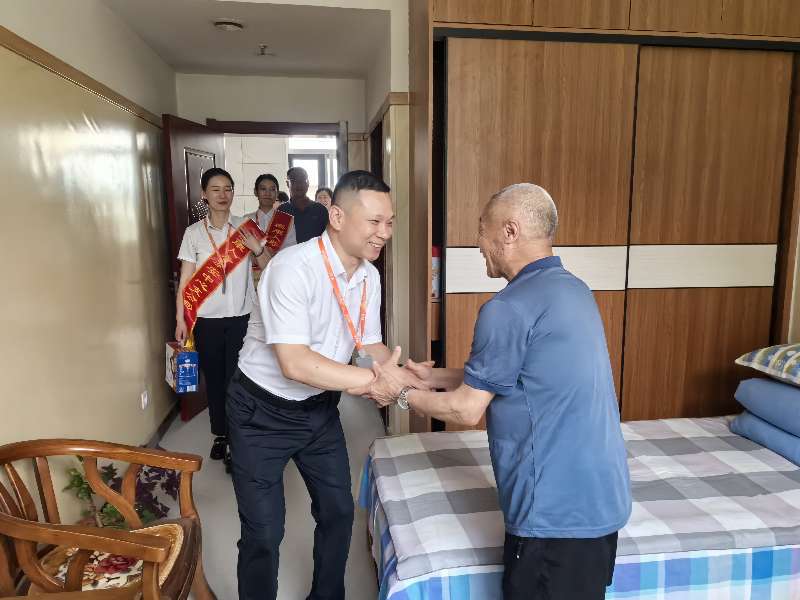 泰康人寿泰安中支开展公益活动