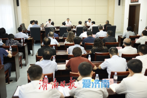 于海田到市审计局讲深入贯彻中央八项规定精神学习教育专题党课 全面落实中央八项规定及其实施细则精神 以作风建设新成效推动审计工作高质量发展