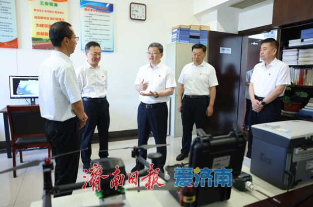 于海田到市审计局讲深入贯彻中央八项规定精神学习教育专题党课 全面落实中央八项规定及其实施细则精神 以作风建设新成效推动审计工作高质量发展