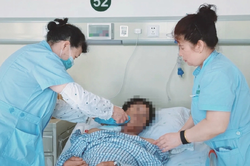 避免“一人住院拖累全家” 免陪照护让患者与家属无忧相伴