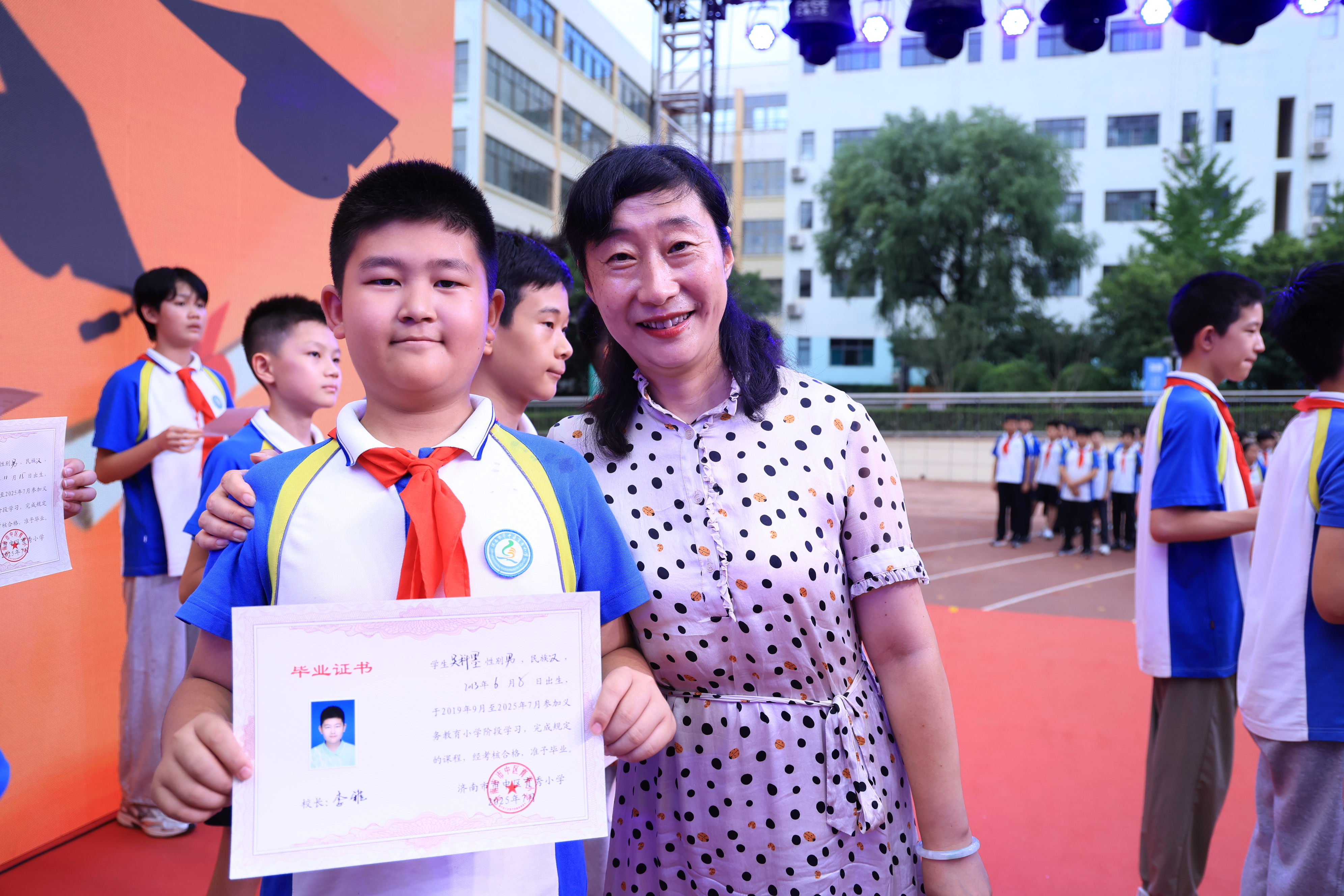 盛夏蝉鸣中的成长启航：育秀小学毕业课程见证少年蜕变