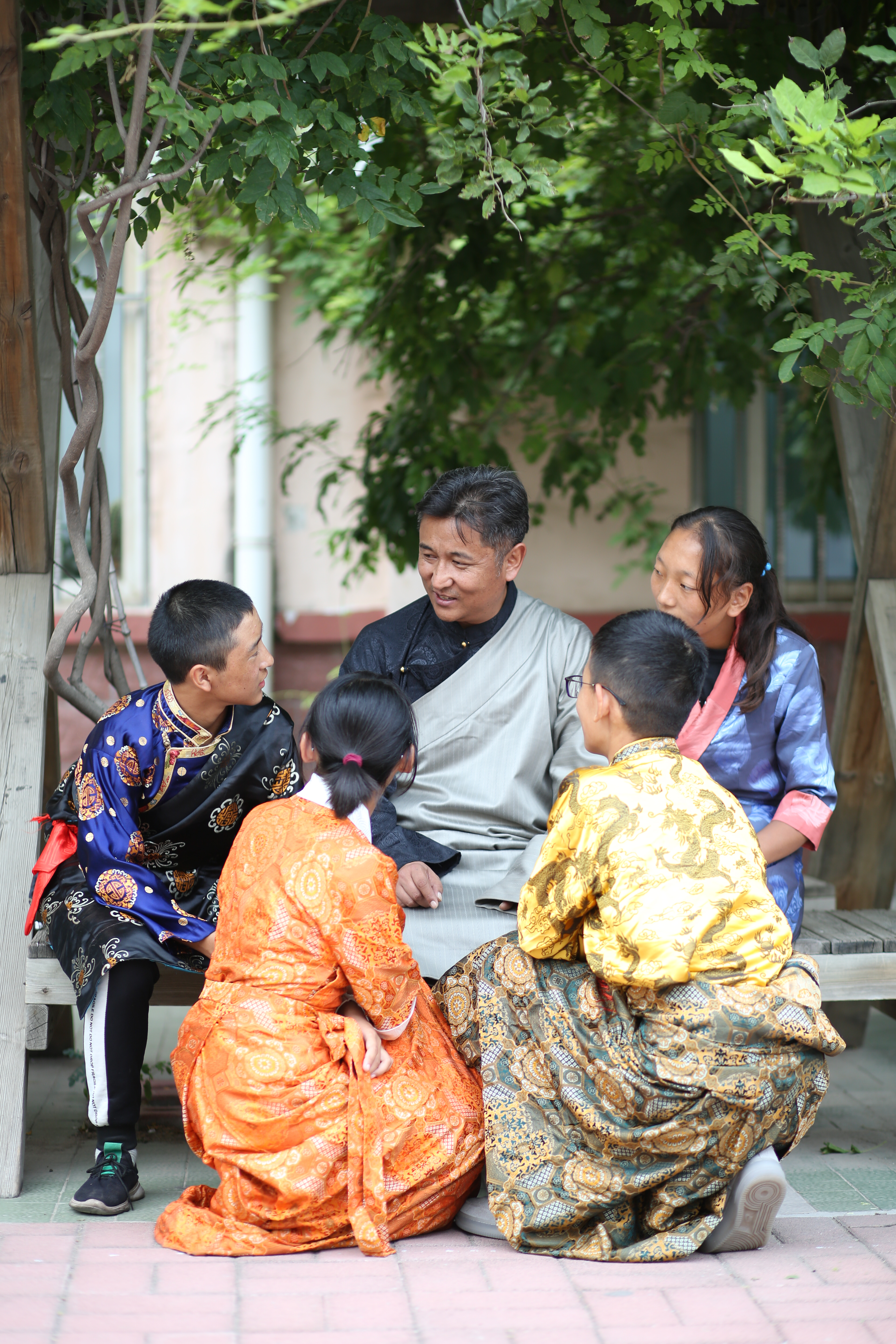 融媒·画像丨智力援藏”40年，“爱的托举”代际传承——送你到“半山”