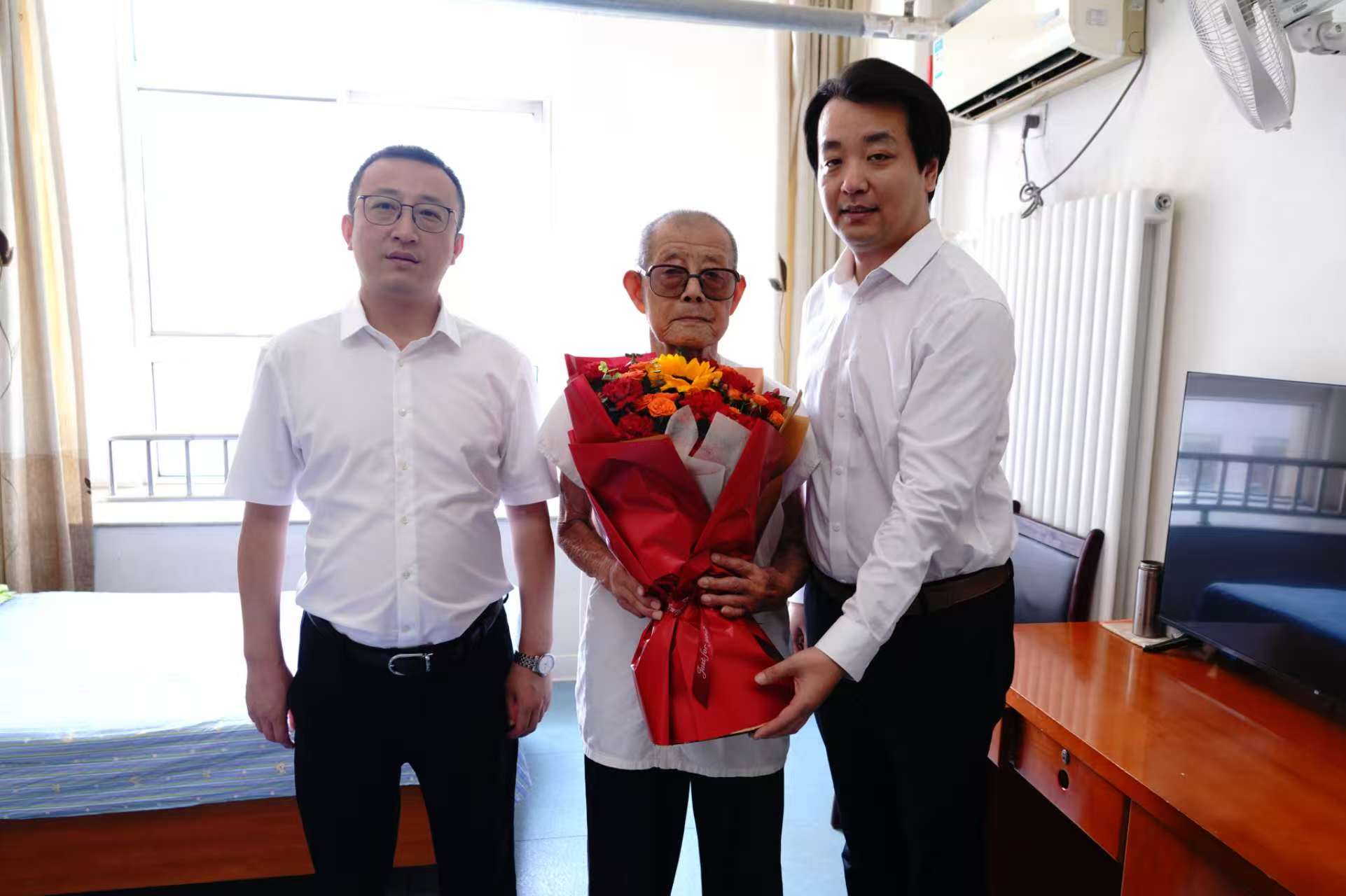 泰康人寿德州中支开展溢彩公益活动