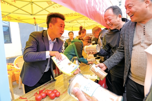 90后“新农人”姜传伟：让希望的种子在田野生长