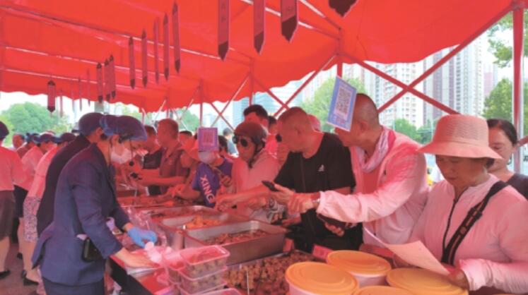 星级手艺 街头价格！摆摊：星级酒店的破局与新生