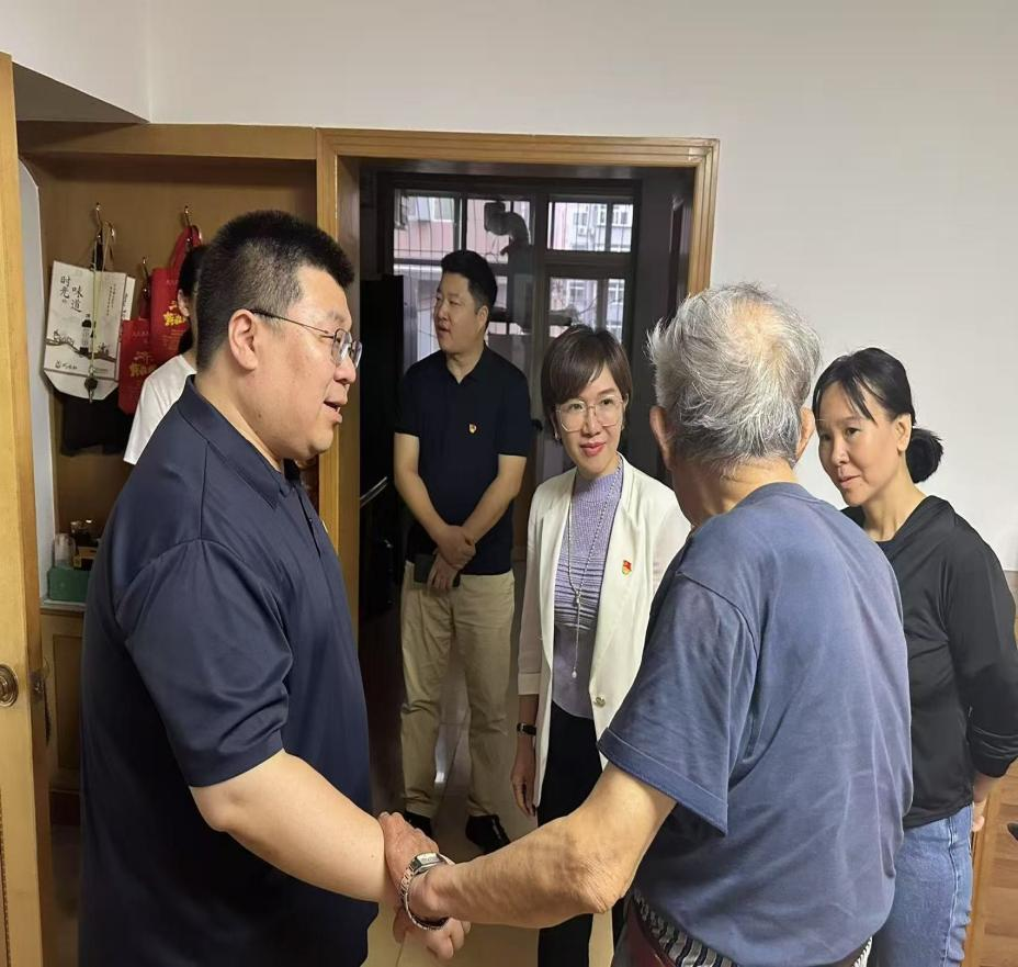 平安产险济南中心支公司：走访慰问老党员，向老党员致敬