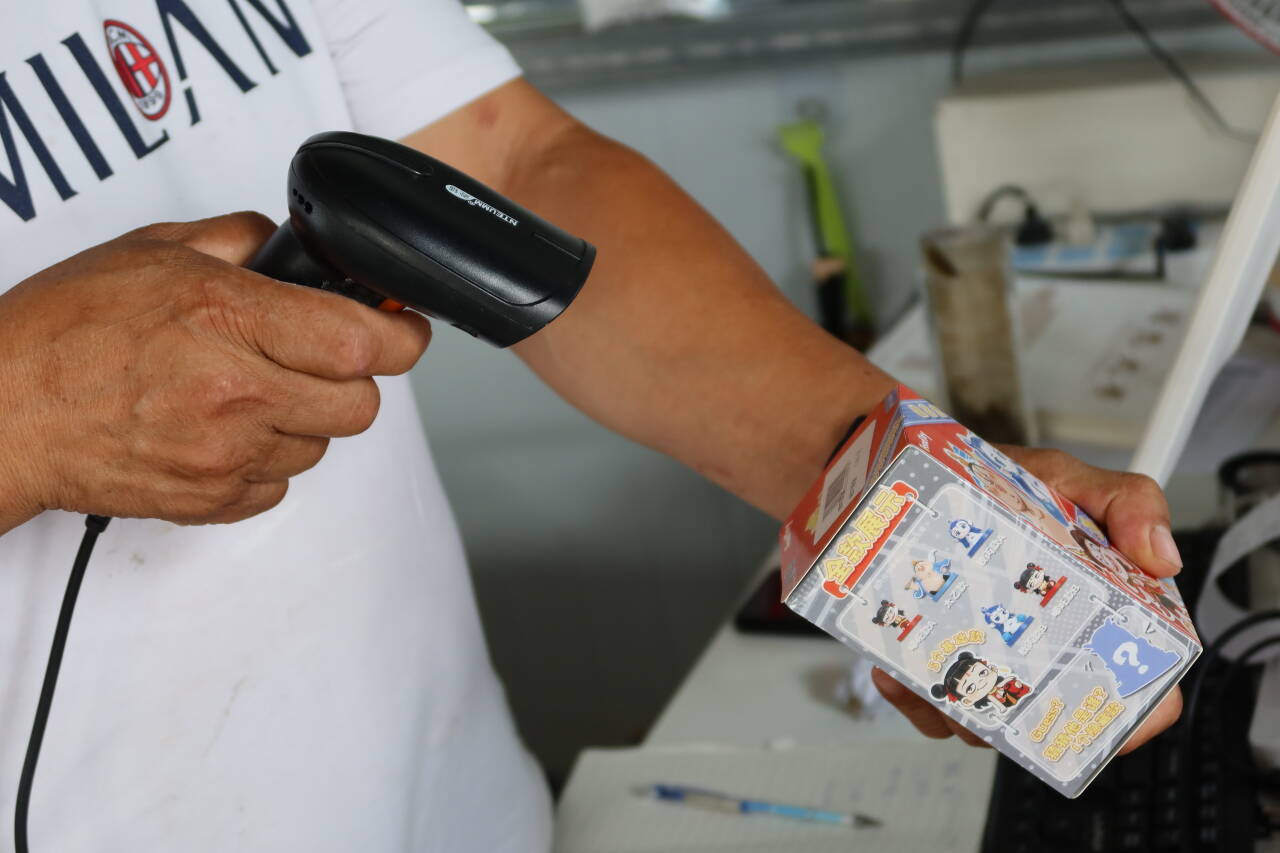 融媒·画像丨自闭症儿童开超市，闲置捐赠品变善款——摆上货架的“爱心”