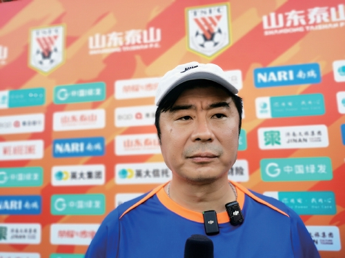 韩鹏执教泰山队首秀 客场0:2不敌大连英博