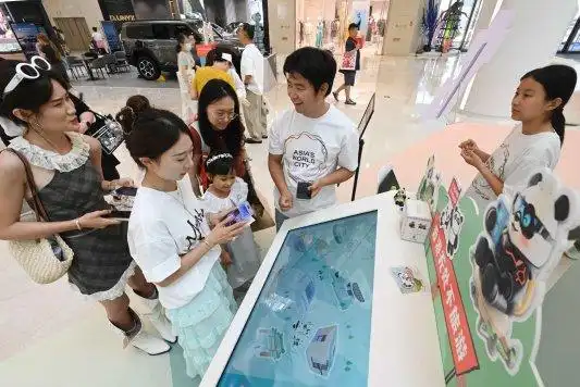 “香港——沉浸式之旅”巡展青岛开幕