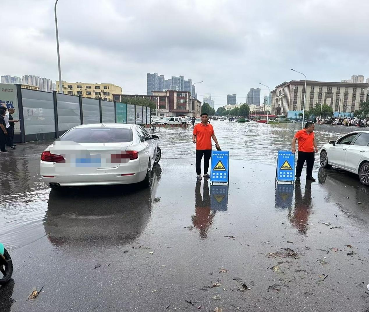 暴雨来袭，平安产险菏泽中心支公司全力守护车主平安