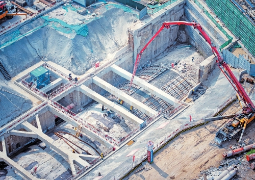 济滨高铁机场隧道顺利贯通