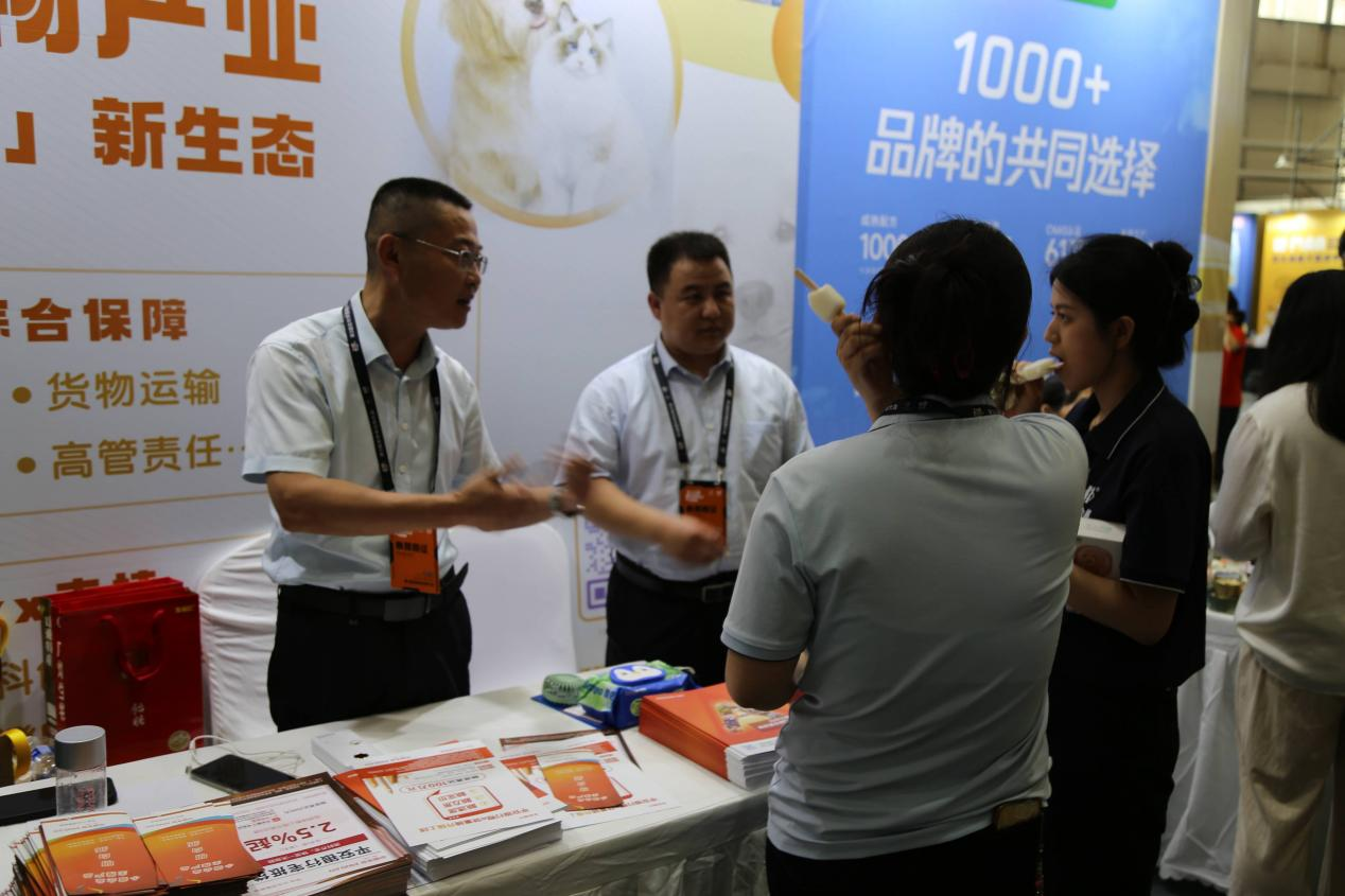 平安产险山东分公司三重防护体系共筑宠物产业安全新生态