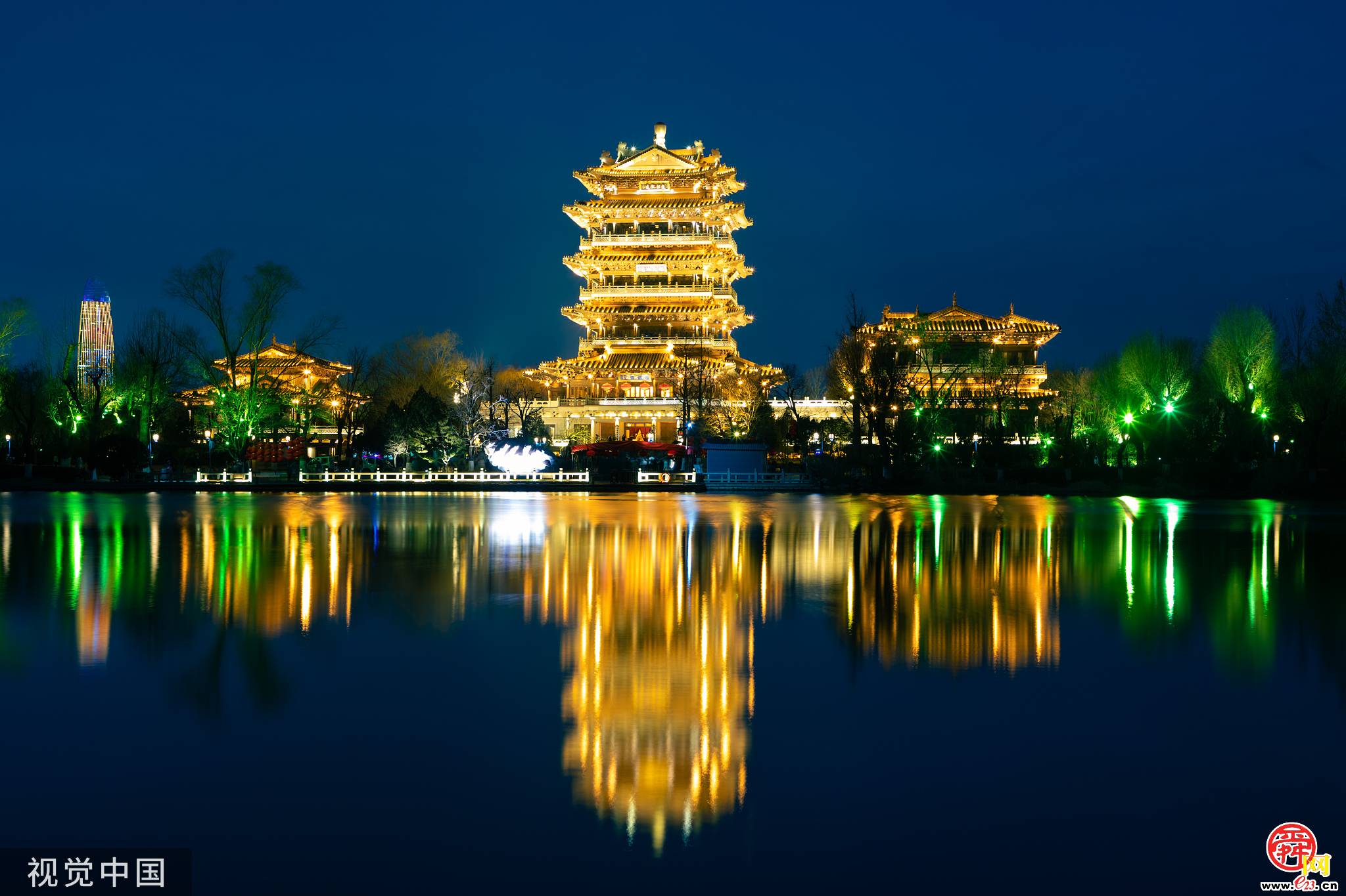 明日起，超然楼亮灯时间调整为每天19时20分