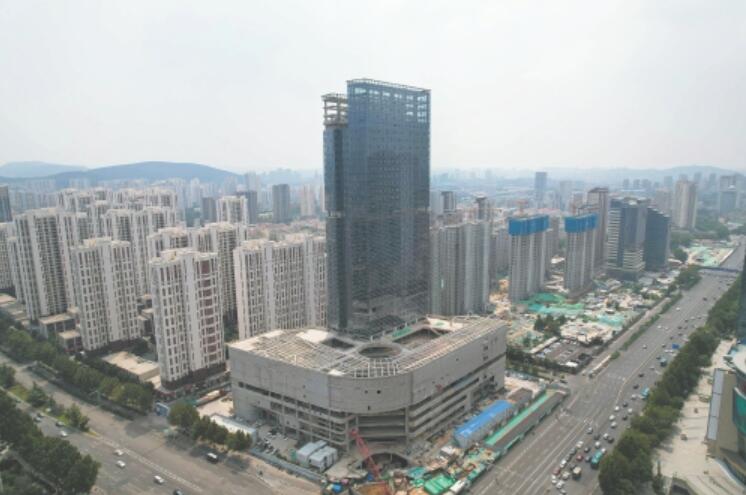 济南壹合广场项目超高层建筑披外衣