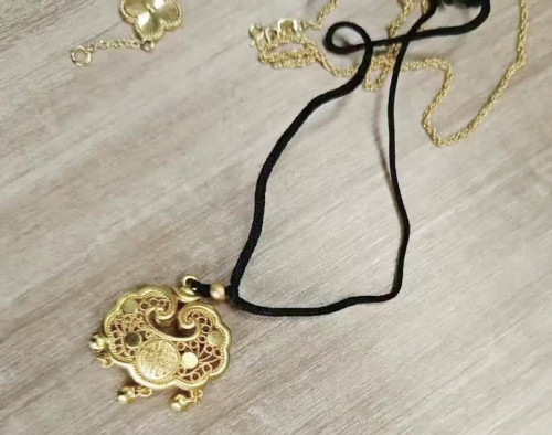 外观很像、售价很低，火爆的沙金或不含金，价格亲民的背后存在营销骗局