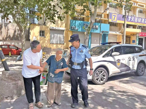 高温遇“警”守护老人“回家路”