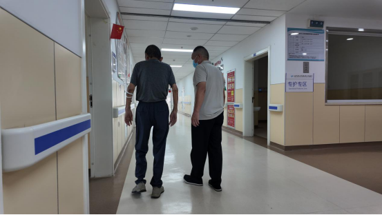 融媒·见证丨长护险落地公立医院，告别“一人失能、全家失衡”——​“一张床”暖了五千家