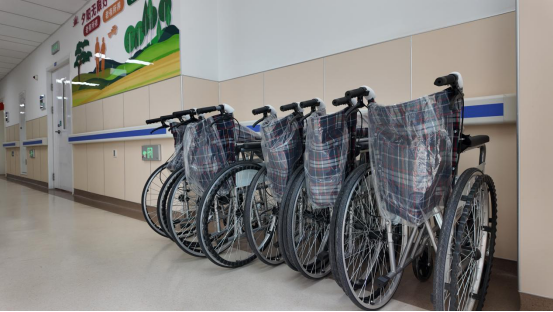 融媒·见证丨长护险落地公立医院，告别“一人失能、全家失衡”——​“一张床”暖了五千家