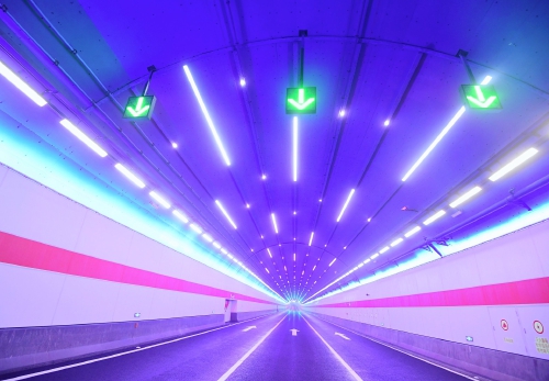 以“泉城蓝”为底色 构建立体化消防体系 隧道设计美丽与安全并存