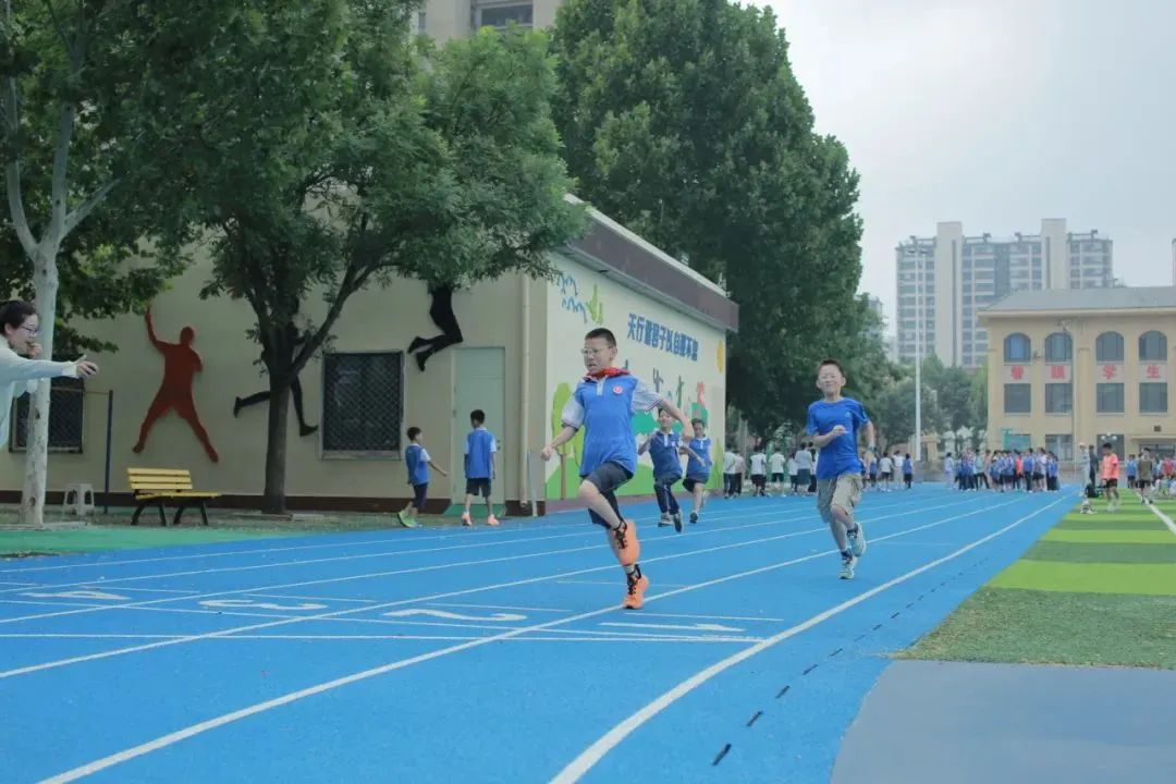 里仁学校：汗水浇灌盛夏，运动点亮童年！