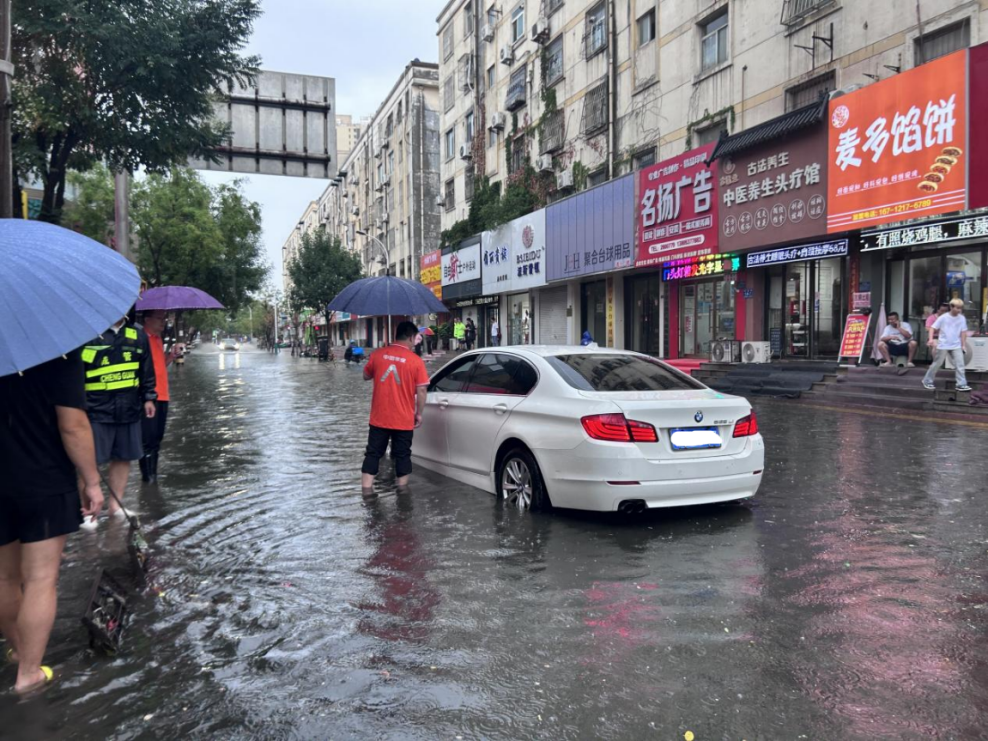 风雨中践行承诺：平安产险济宁中心支公司暴雨救援显担当