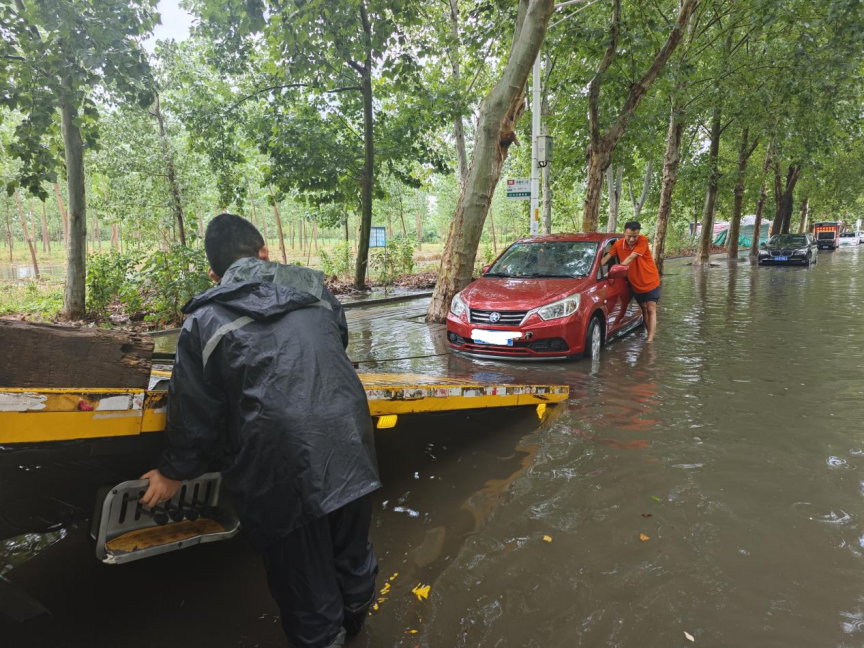 风雨中践行承诺：平安产险济宁中心支公司暴雨救援显担当