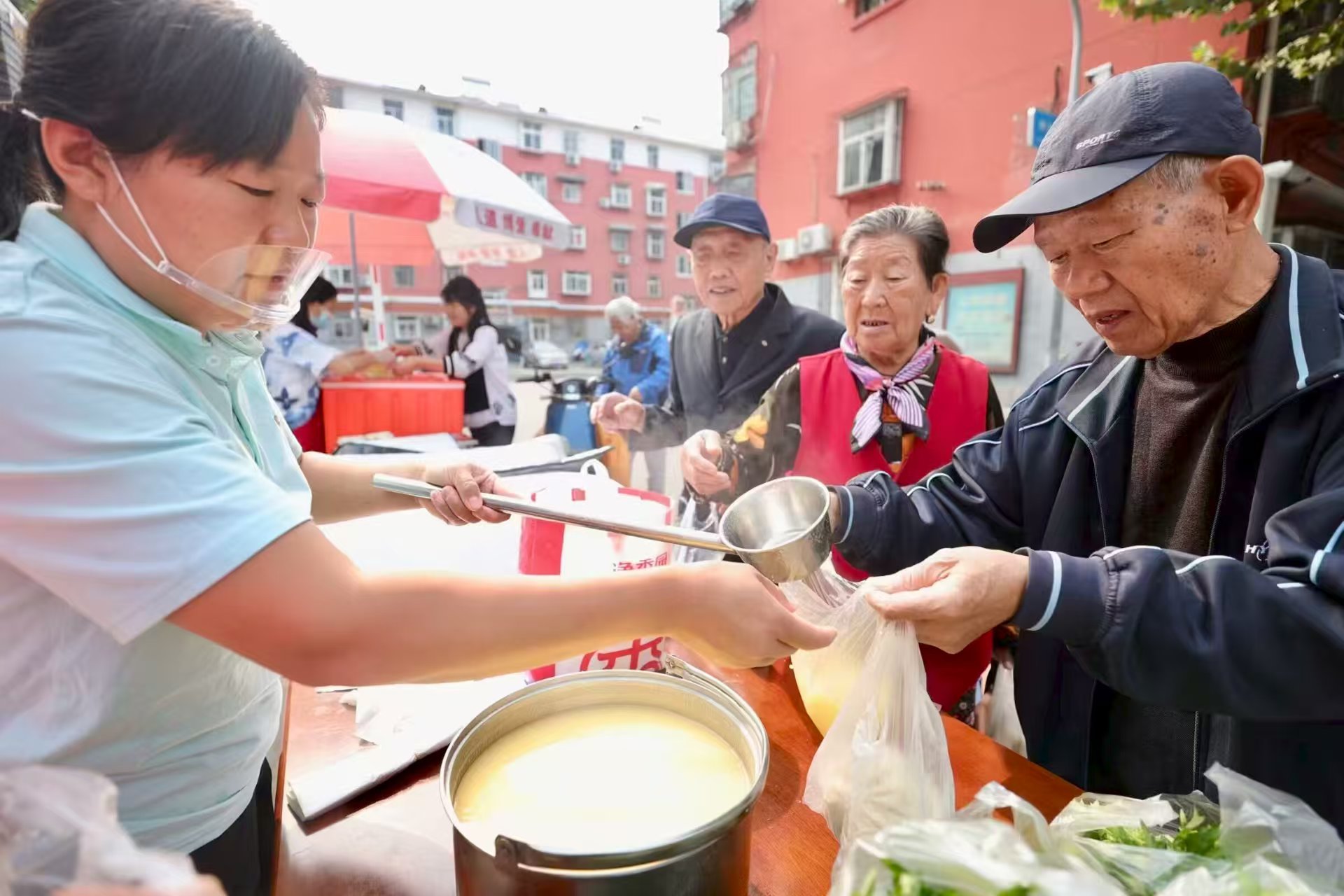融媒·先锋丨老旧小区用“众筹”解“众愁”——一块毛巾的魔力