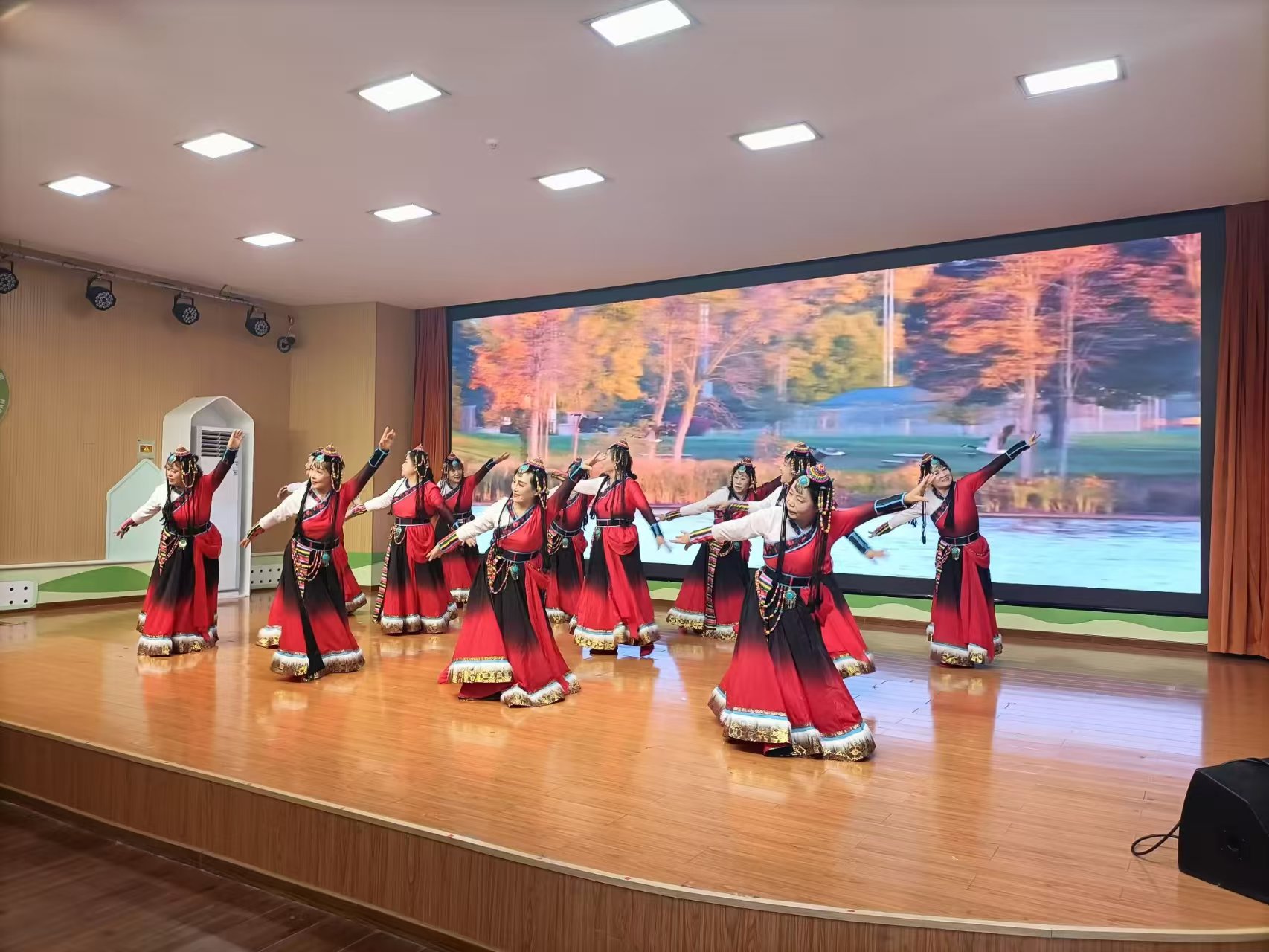 融媒·先锋丨老旧小区用“众筹”解“众愁”——一块毛巾的魔力