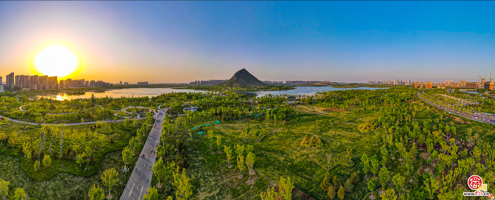 泉韵夜跑，点亮济南！2025济南国际泉水节夜光欢乐跑开赛在即