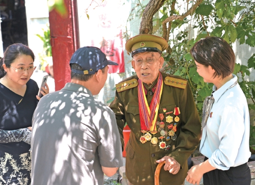 百岁老兵滕西远：“祖国需要，我随时报到”