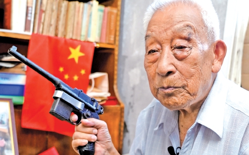 百岁老兵滕西远：“祖国需要，我随时报到”