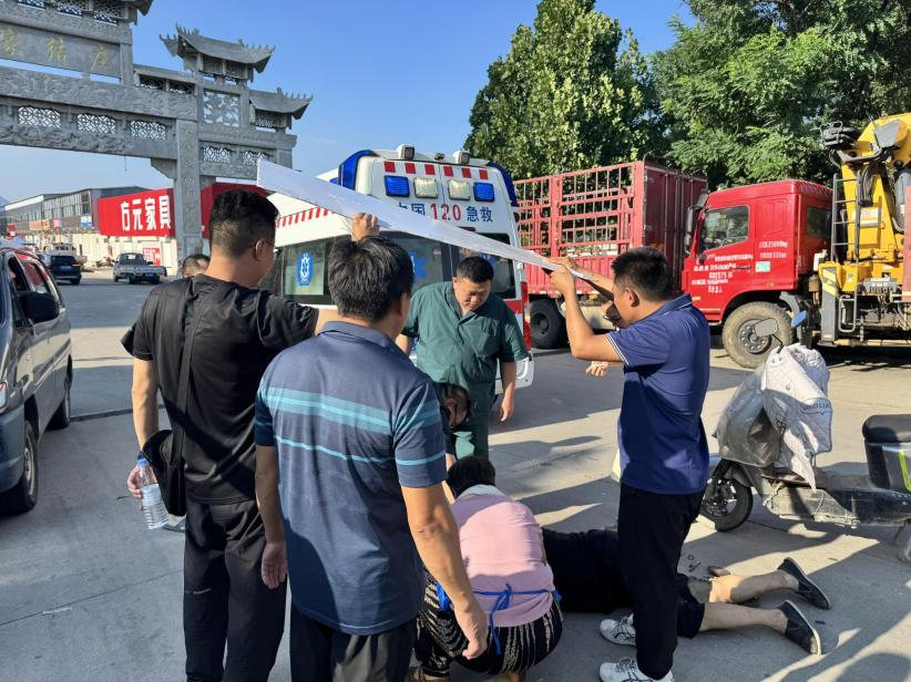 烈日救援显担当——中国电信泰安分公司紧急救助摔倒老人