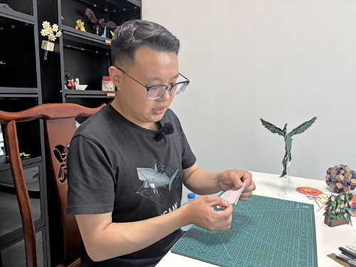 把纸折成事业！看济南小伙的“纸上人生”