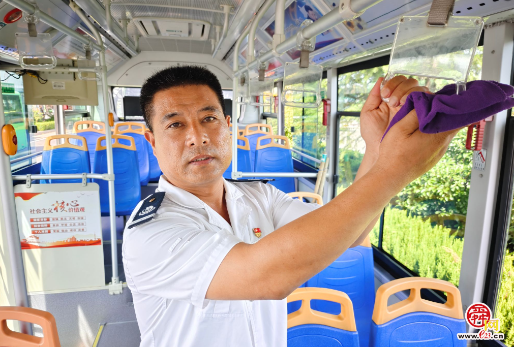 融媒·画像丨30万公里路上的“太平”守护——十米车厢,移动的“侠客”江湖