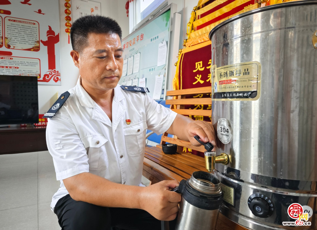 融媒·画像丨30万公里路上的“太平”守护——十米车厢,移动的“侠客”江湖