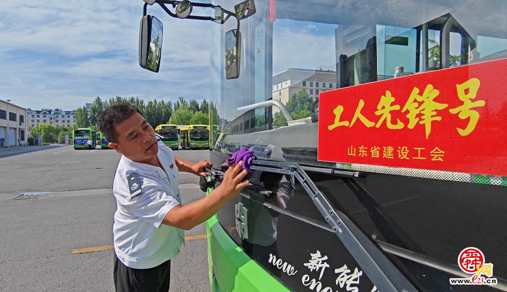 融媒·画像丨30万公里路上的“太平”守护——十米车厢,移动的“侠客”江湖