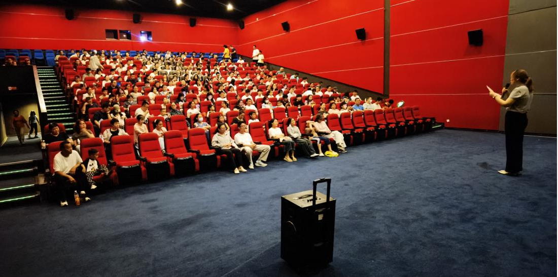 致敬医护仁心 阳光人寿山东分公司举办医师节专场观影