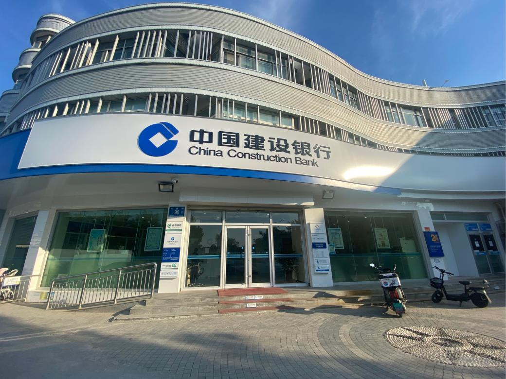 建行济南洪楼支行:暖心服务解急困,特殊通道显温情