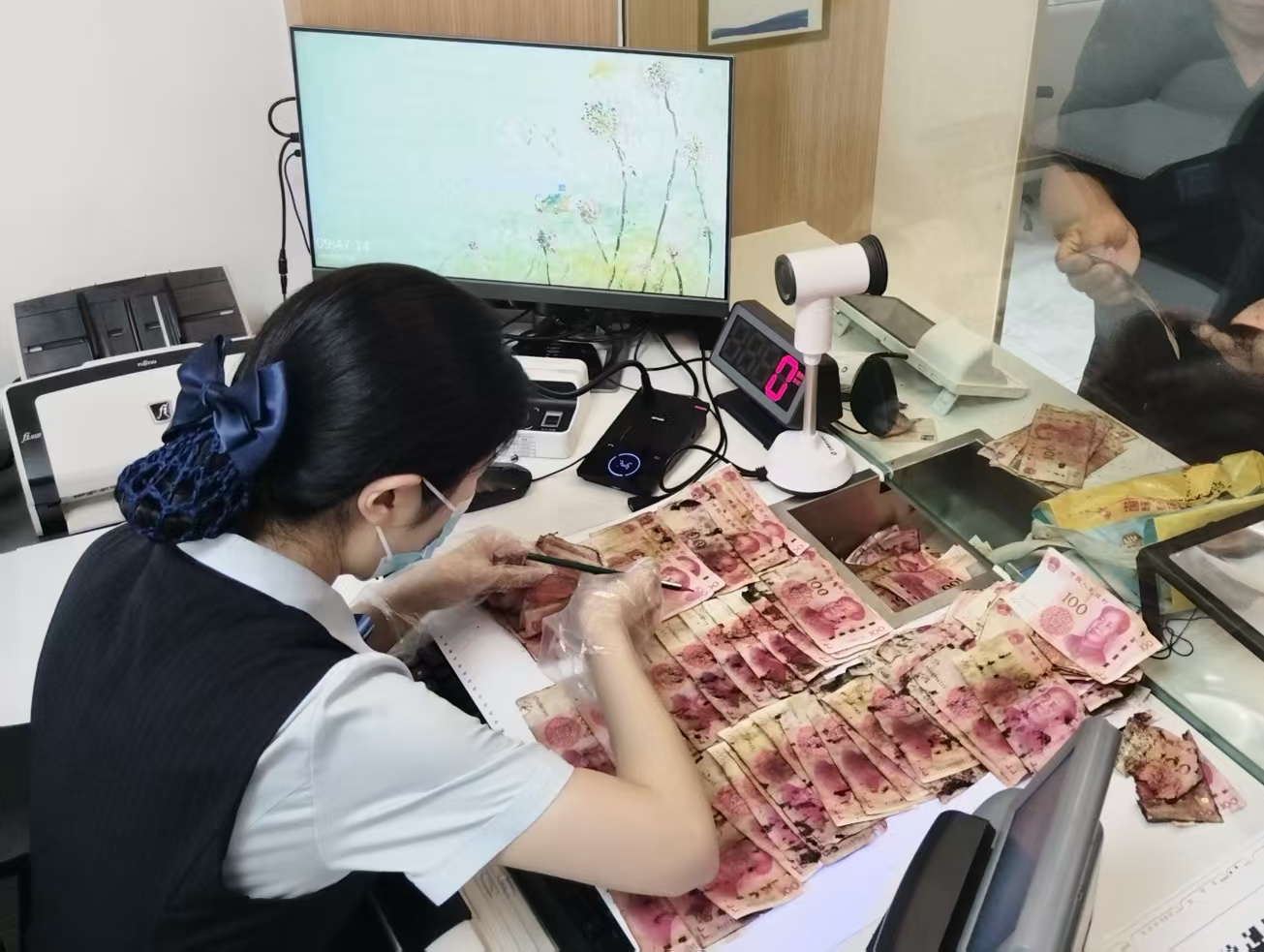以精诚服务守护消费者信任——建行济南分行营业部兑换残损币与零钞侧记