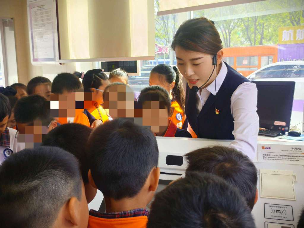 普及金融知识,筑牢反假基础——中国光大银行淄博临淄支行金融宣传活动