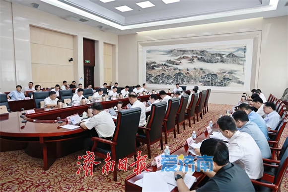 市委常委会召开会议 学习贯彻习近平总书记重要讲话重要指示精神 研究推动绿色低碳高质量发展等事项