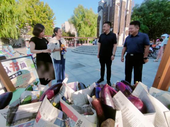 融媒·见证丨一本《时间简史》换一把芹菜，一次志愿积分换一桶油——绿色能量的奇妙循环