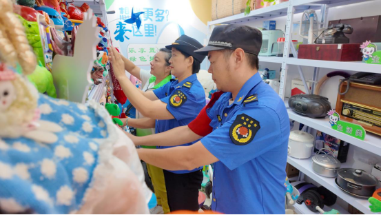 融媒·见证丨一本《时间简史》换一把芹菜，一次志愿积分换一桶油——绿色能量的奇妙循环