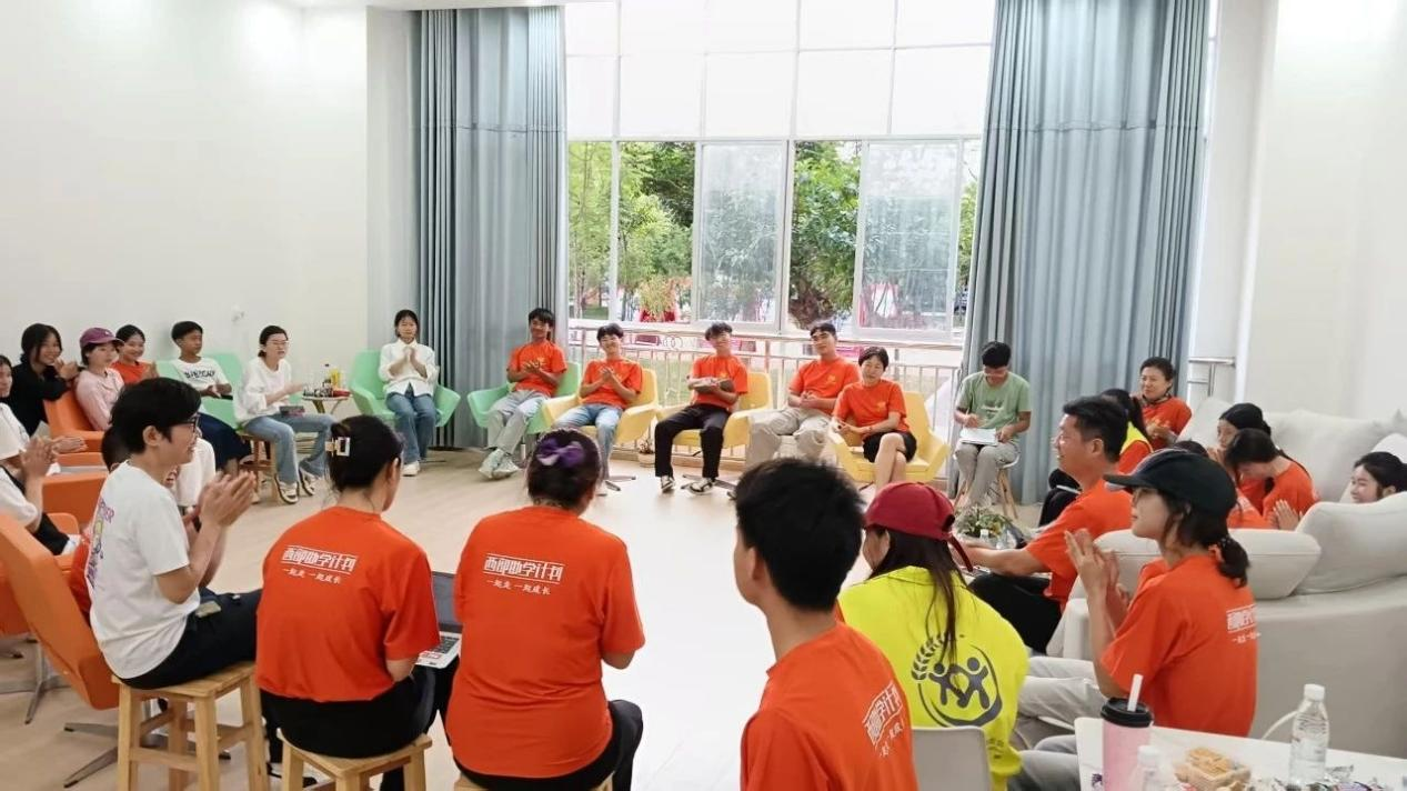 金融绘就七彩卷·共筑阳光同心梦——阳光人寿浙江分公司“一起捐”助力西部学子追梦