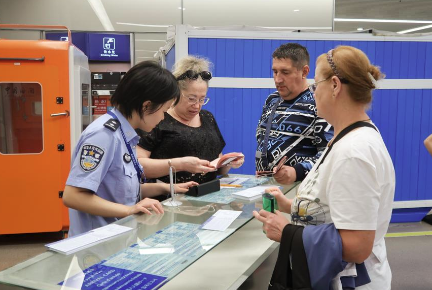 За первые 8 месяцев 2025 года в Китае зафиксирован 50-процентный рост числа въездов иностранцев по безвизу