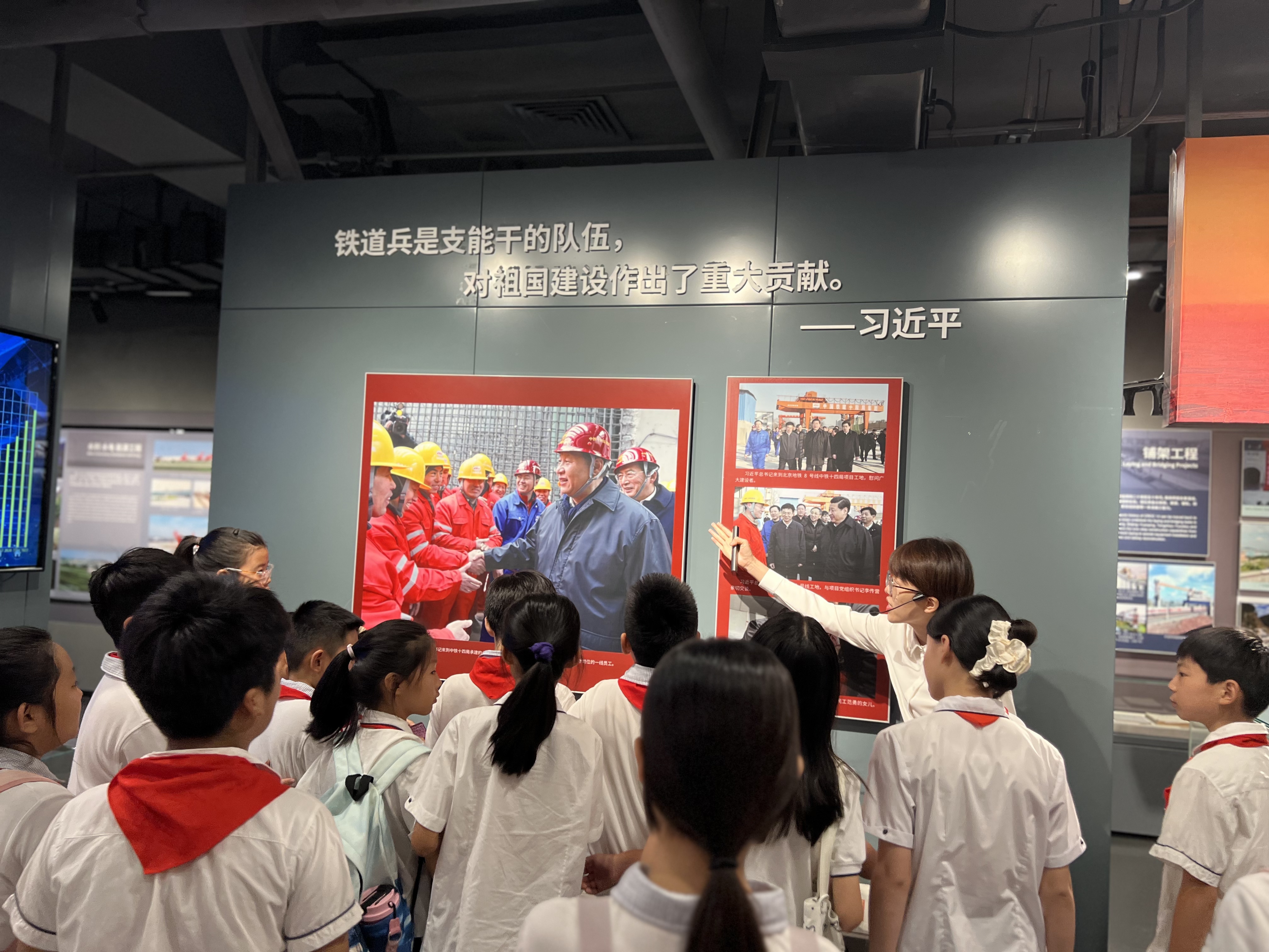 走进大国工程 点燃科技梦想 ——济南市历下区龙奥学校“三走进”活动